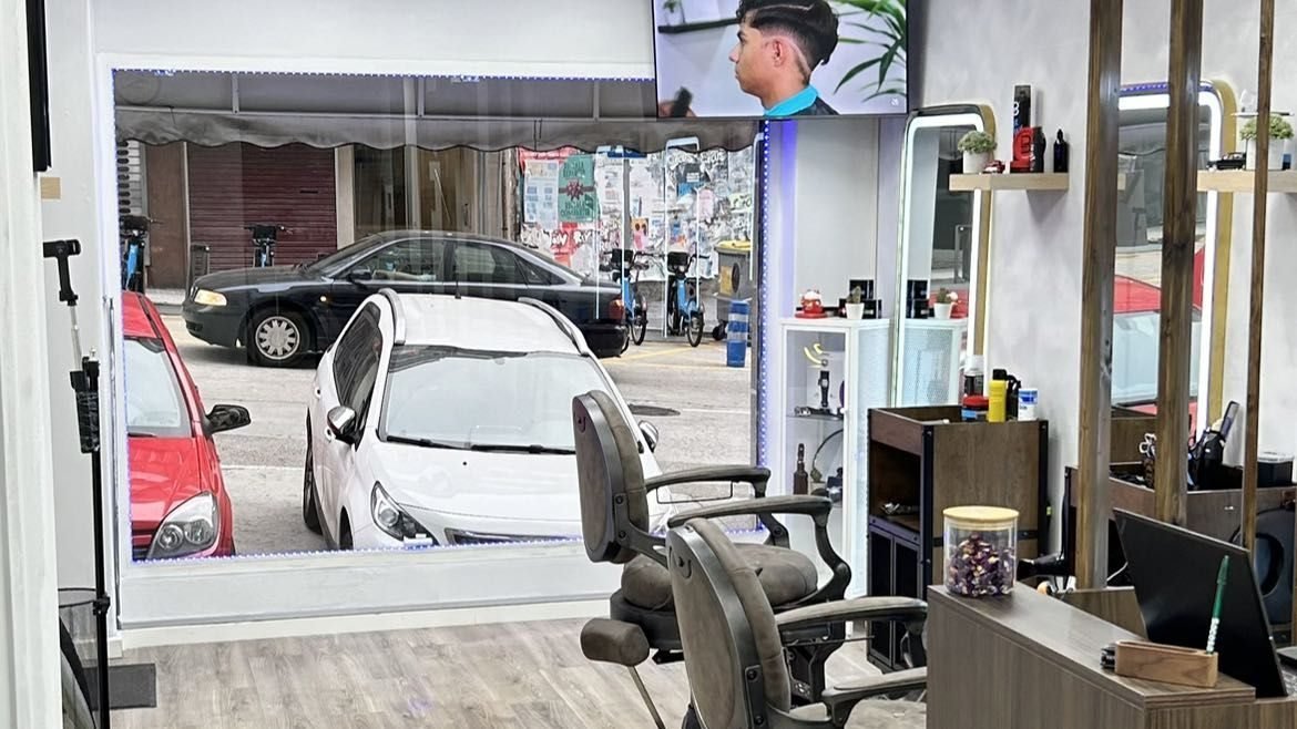 Barbería en A Coruña — CORTE STUDIO 537