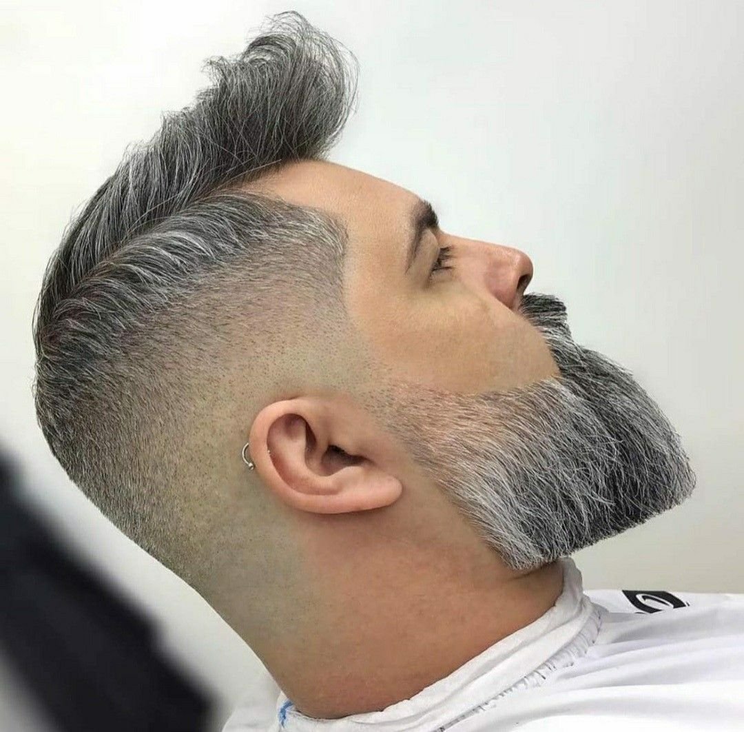 Corte de pelo con degradado y barba arreglada en Corte Studio 537, A Coruña